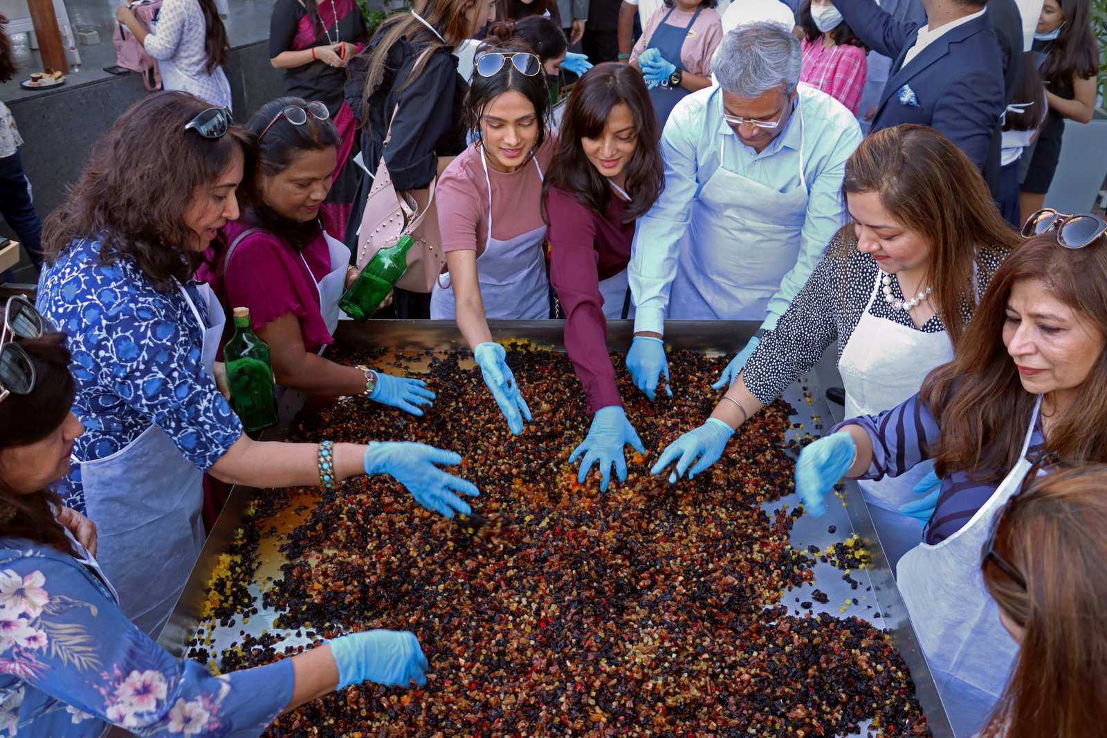 The Westin Pune Rang In The Christmas Bells With a Fun & Joyous Cake-Mixing Activity