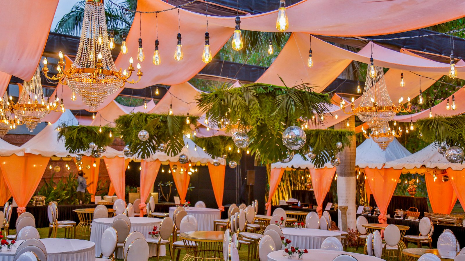 Beautiful Neon Decoration – A new trend to follow for Weddings and Cocktail parties to Lit the vibes with Crystal Balls & Neon Lights