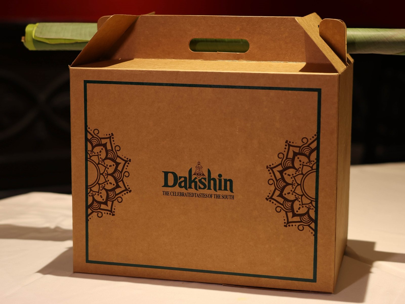 Crowne Plaza Chennai Adyar Park is offering the ‘Traditional Onam Sadhya’ at Dakshin￼